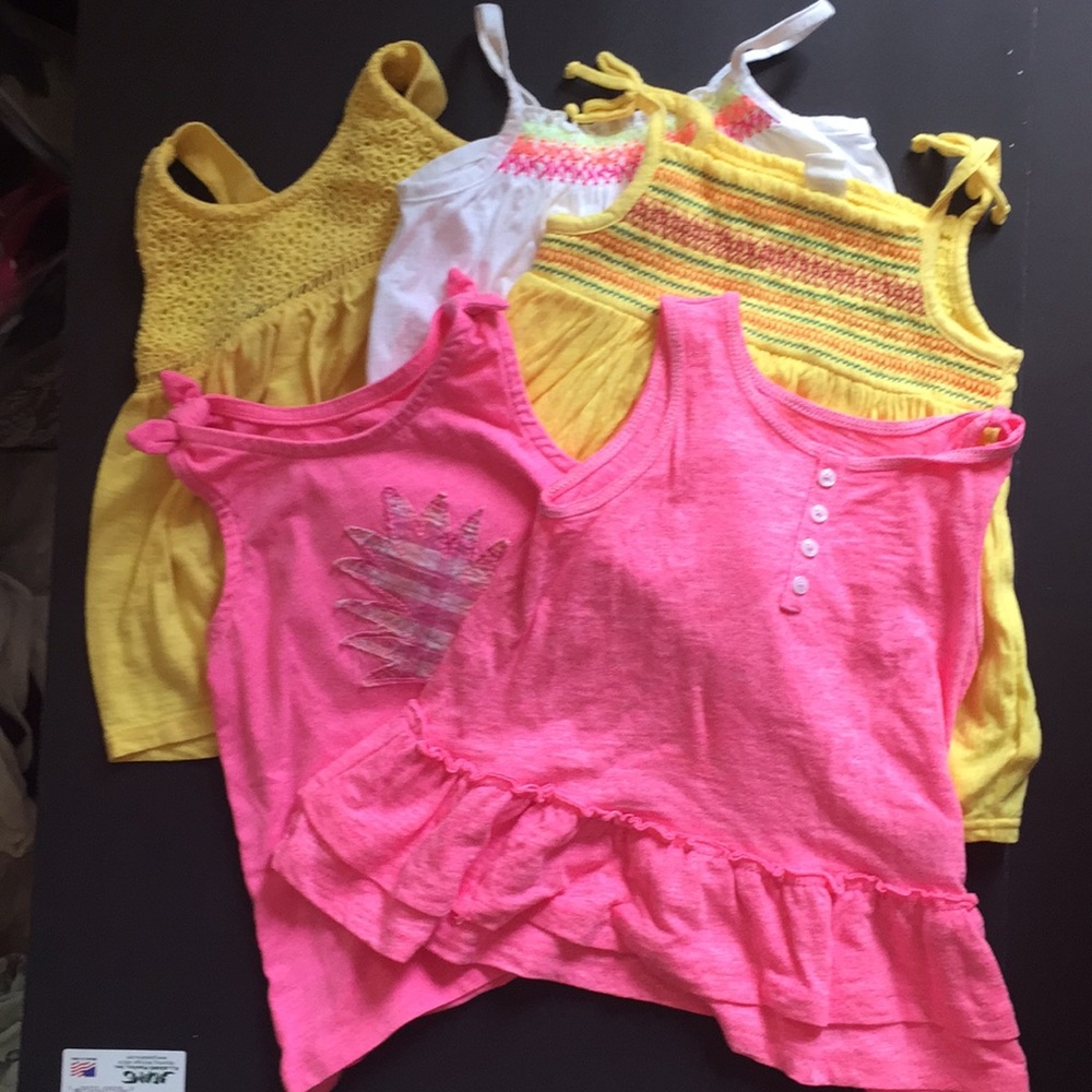 COLLECTION OF SLEEVELESS TOPS- Free gift